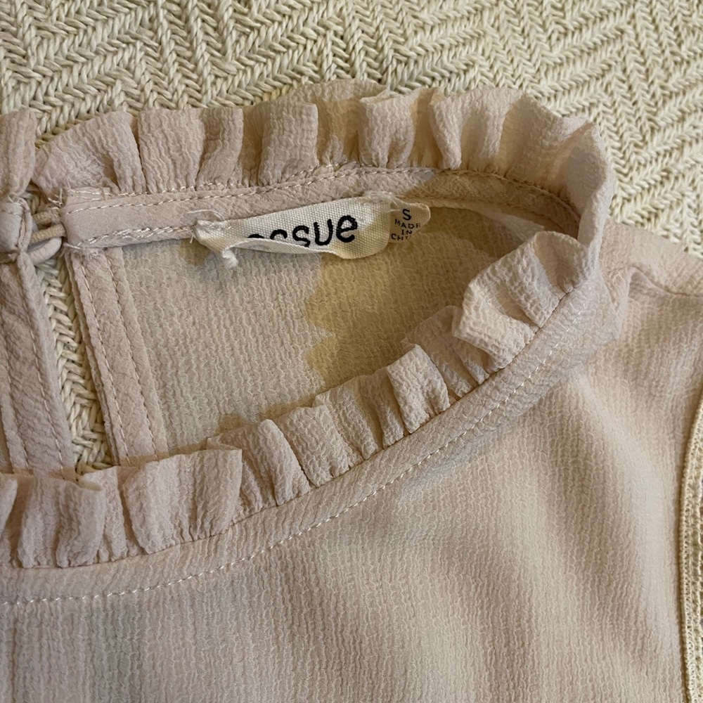 Essue Size Small Beige Ruffle Blouse - Picture 3 of 7